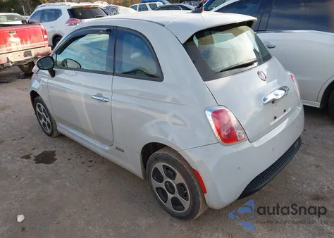 2017 Fiat 500E Battery Electric z USA, uszkodzony, nr VIN 3C3CFFGE8HT530039